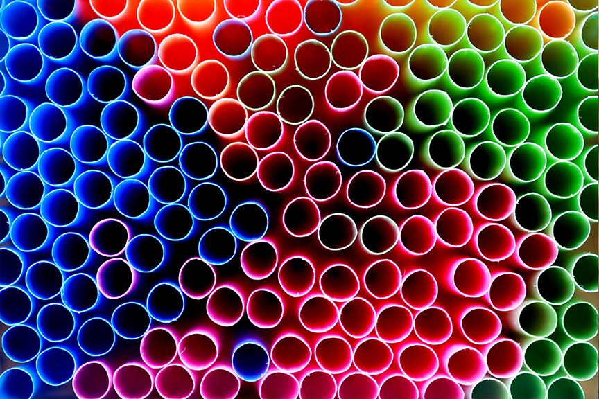 Straws should be banned in Canada by 2021